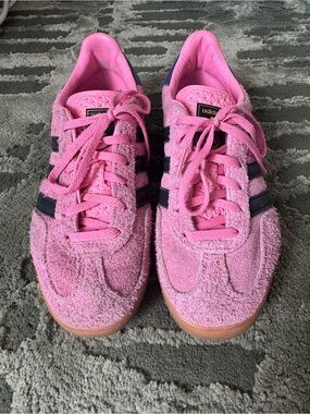 adidas GAZELLE INDOOR SHOES in Bliss Pink / Core Black / Collegiate Purple